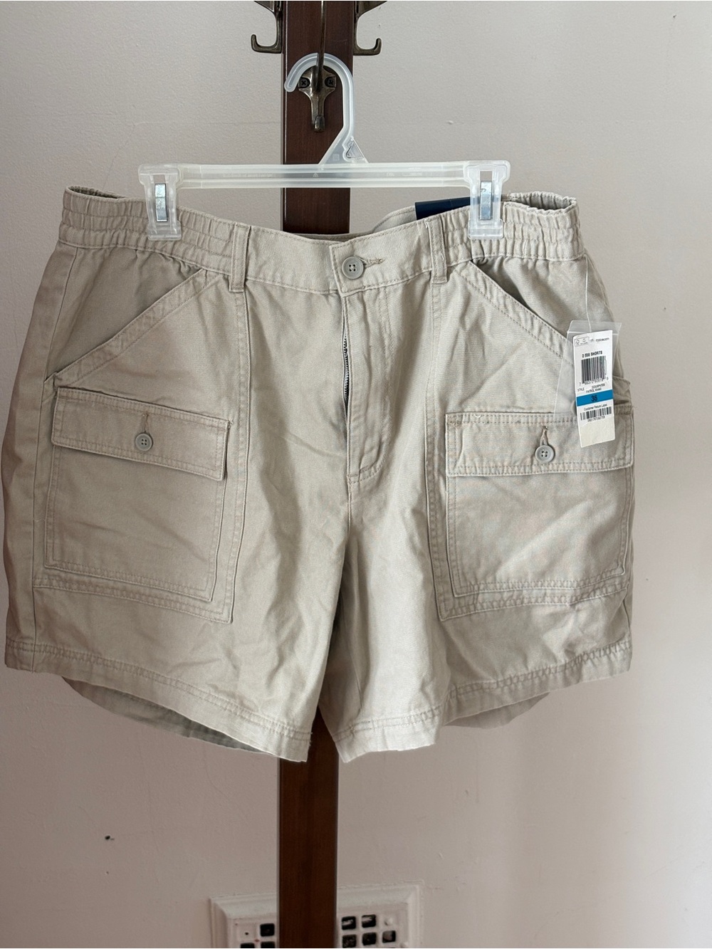 NWT Club Room Khaki Six Pocket shorts 36